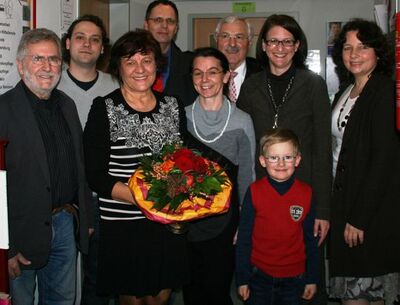 Die Jubilarin, die gute Seele der Landhshuter SPD mit eigigen Gratulanten