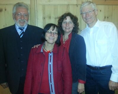 die ndb. Landtagsabgerodneten Bernhard Roos, Ruth Müller und Johanna Werner-Muggendorfer mit Reinhold Perlak