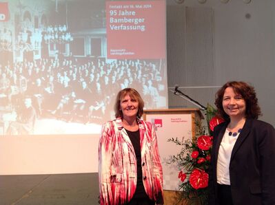 Ruth Müller und Kathi Petersen beim Festakt in Bamberg