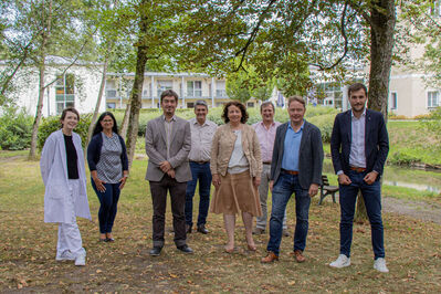 Niederbayerische SPD-Abgeordnete und SPD-Vertreter zu Besuch im Austausch mit der Schlossklinik