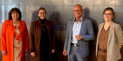 Ruth Müller, MdL, Bürgermeisterin Sibylle Entwistle, Georg Thurner und Stefanie Martin (AWO)