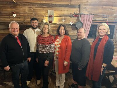 MdL Ruth Müller (Mitte) mit (v. links) Hans Wagner, Aziz Kaplan, Angelika Scheuchl, Martin Strasser und Birgit Wegener