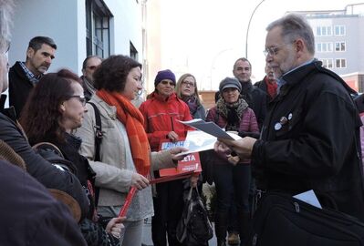 Übergabe der "roten Lineale" und des offenen Briefes durch Ulf-Arne von Trotha