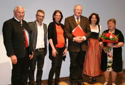 Die Kreisvorsitzenden mit dem Ehrenvorsitzenden Peter Barteit und der Laudatorin Bruni Irber