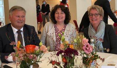 Franz Göbl, Ruth Müller, MdL und Bürgermeisterin Sabine Gröger