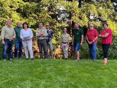 v.l.:Vorsitzender Fischereiverein Josef Englbrecht, MdL Ruth Müller (3. v. l.) & SPD-Vorsitzende Kirsten Rei