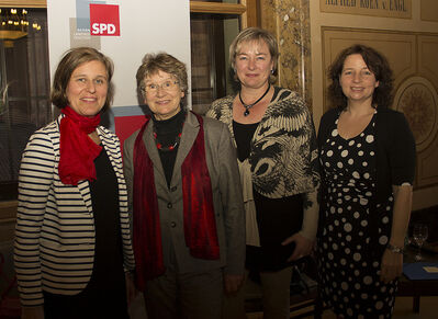 v.l. Dr. Simone Strohmayr, Dr. Gertraud Burkert, Nicole Schley und Ruth Müller