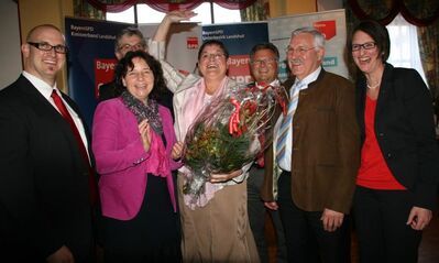 die engere Vorstandschaft gratuliert der Landratskandidatin