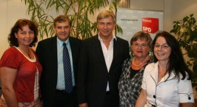 Landshuter SPD-Mitglieder mit MdB Ewald Schurer und Klaus Wowereit (Mitte)