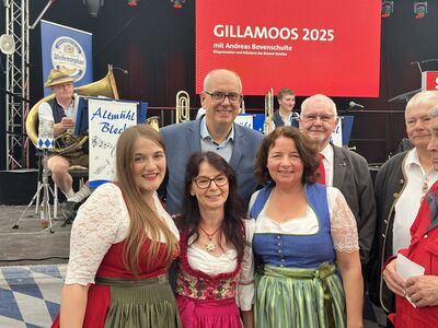 Landesvorsitzende Ronja Endres, Stadträtin Anja König, Oberbürgermeister Andreas Bovenschulte und Ruth Müller