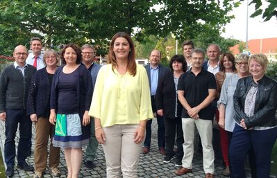 Einstimmiges Votum des SPD- Kreiverbands für eine Bundestagskandidatur gab es für Kreisrätin Filiz Cetin (vorne, Mitte)