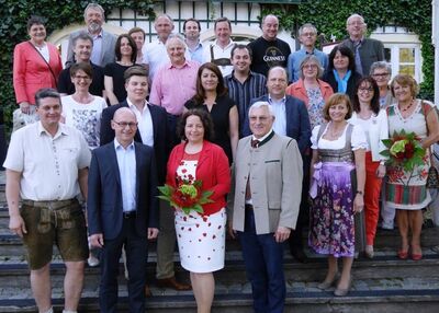 die neuegewählte Kreisvorstandschaft in Neufahrn