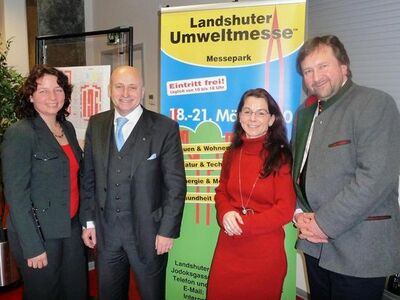 Ruth Müller und Anja König mit OB Hans Rampf und Rudolf Schnur bei der Pressekonferenz zur Umweltmesse