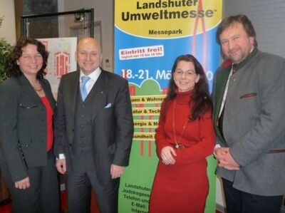 Ruth Müller und Anja König mit OB Hans Rampf und Rudolf Schnur bei der Pressekonferenz zur Umweltmesse