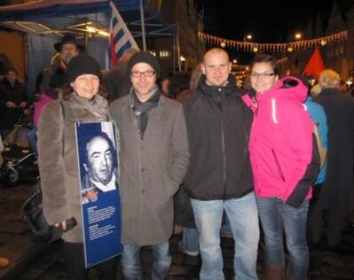 einige Teilnehmer der Landkreis-SPD bei der Mahnwache