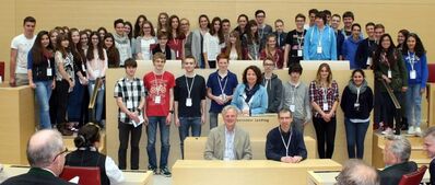 die Schülerinnen und Schüler des Maristengymnasiums Furth