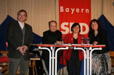 Dr. Josef Müller, Harald Unfried, Johanna Werner-Muggendorfer und Ruth Müller (von links) beim bundespolitischen Talk.