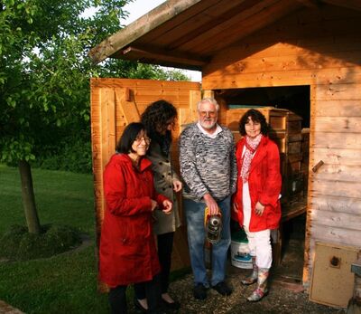 im Bienenhaus mit Imker Klaus Hexel