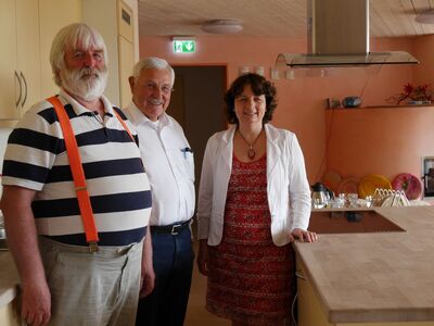 v. li. n. re.: Georg Ellebracht (Werkstattgruppenleitung Höhenberg), Gerhard Babl (SPD Kreisrat), Ruth Müller (MdL)