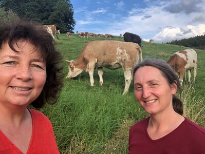 Ruth Müller, MdL und Bio-Landwirtin Renate Hanglberger