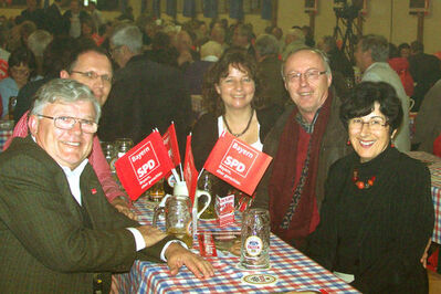 Die Landkreis-SPD bei der Kundgebung in Regen