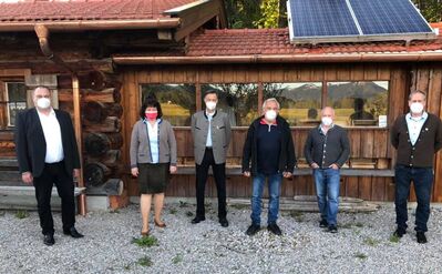Ruth Müller, MdL, Hannes Gräbner, Bundestagskandidat sowie geehrte Imker aus dem Tegernseer Tal