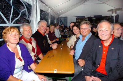 Mit dabei beim SPD-Sommerfest war auch der Oberpfälzer Landtagsabgeordnete Reinhold Strobl (3. von links).