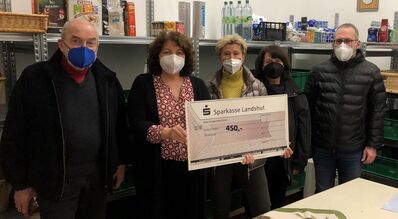 Spendenübergabe bei der Rottenburger Tafel