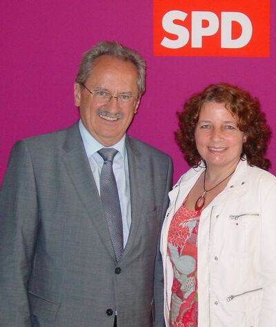 Spitzenkandidat Christian Ude und die Landshuter Kreisvorsitzende Ruth Müller am Rande des Parteitags