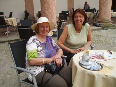 Ute Kubatschka mit Christel Riedel